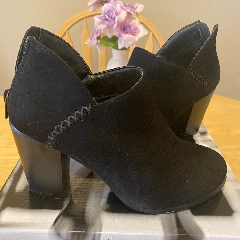 Black Suede Heeled Boots with Chunky Heel